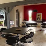 Villa Avec Piscine Chauffee Et Jardin Pres De Moulins - Fr-1-489-356 *