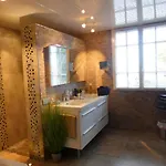 펜션 Villa Avec Piscine Chauffee Et Jardin Pres De Moulins - Fr-1-489-356 *